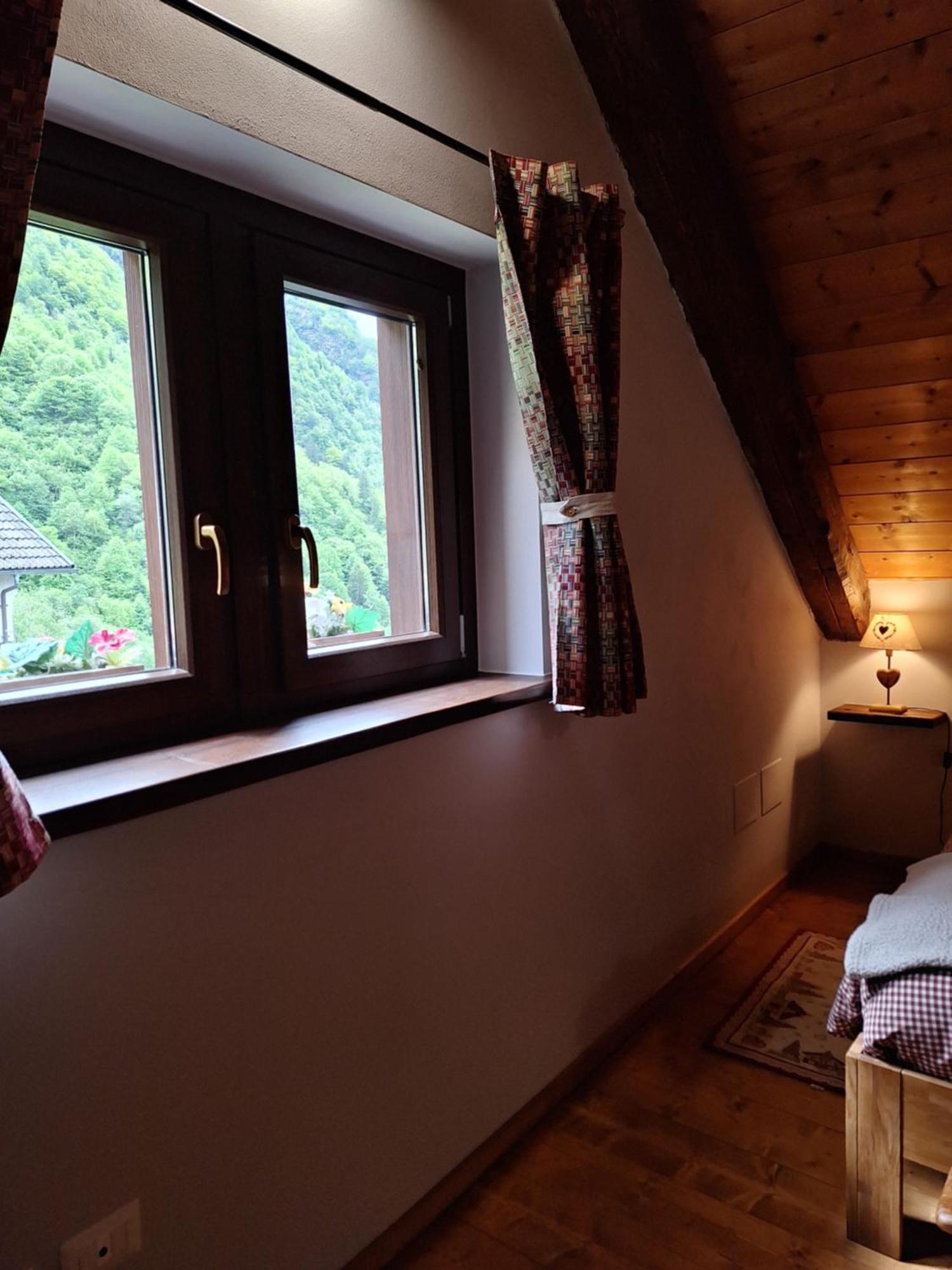 Locanda Del Sasso Rooms Crodo Bagian luar foto